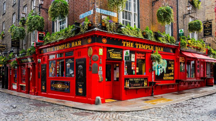 Una de la razón de estudiar en irlanda es visitar este emblemático pub: The Temple bar