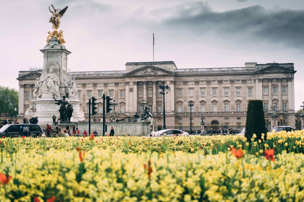 Guía para estudiar y vivir en Londres visitando en el palacio de Buckingham