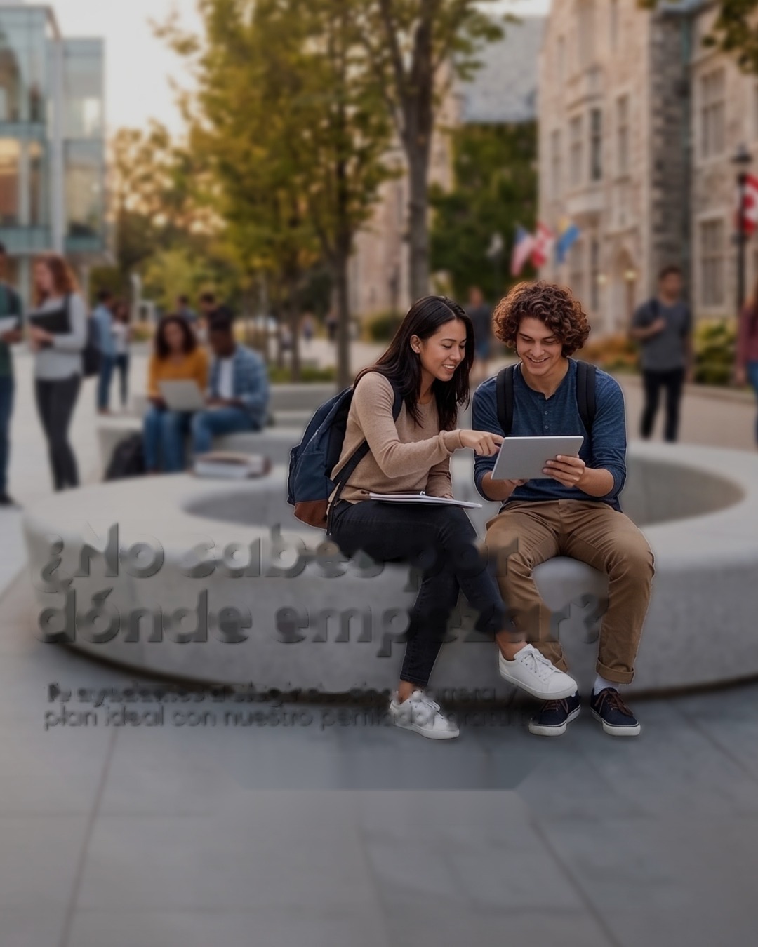 Dos estudiantes revisando su plan de estudios en una tableta