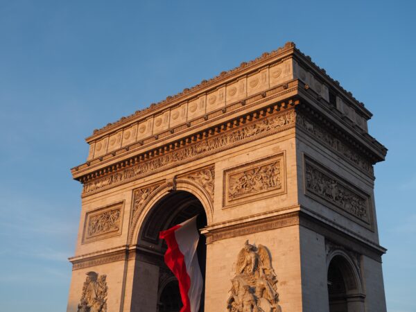 Ventajas de estudiar en Francia y conocer el Arco de Triunfo en París